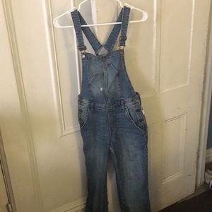 Girls denim overalls from the Gap factory